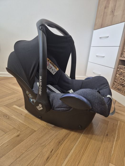 столче за кола Maxi-Cosi CabrioFix