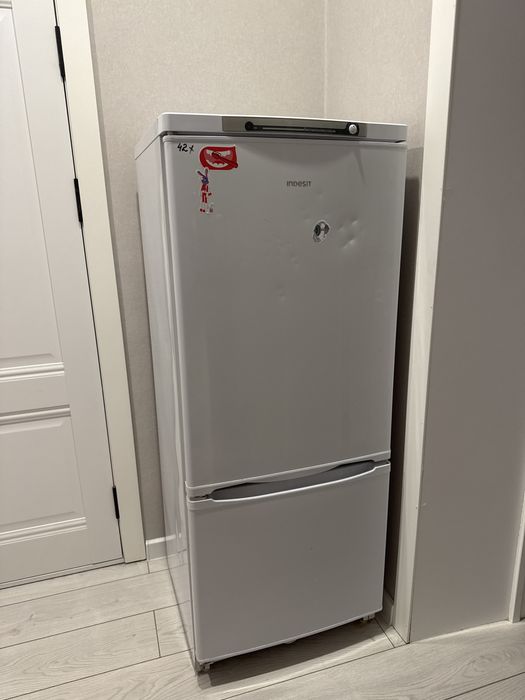 Продам холодильник