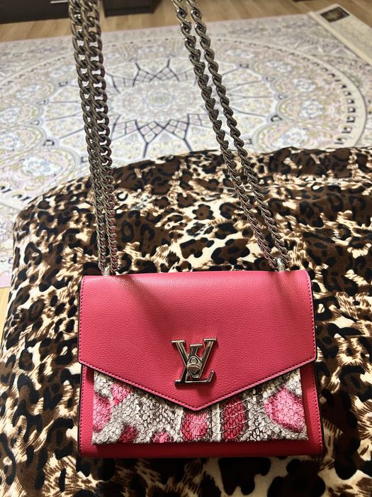 Сумка от Louis Vuitton