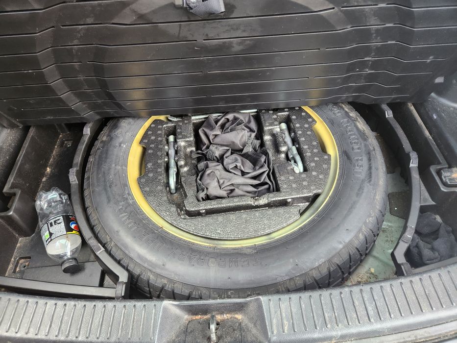 За Части Mazda cx7 2.2d 2010г