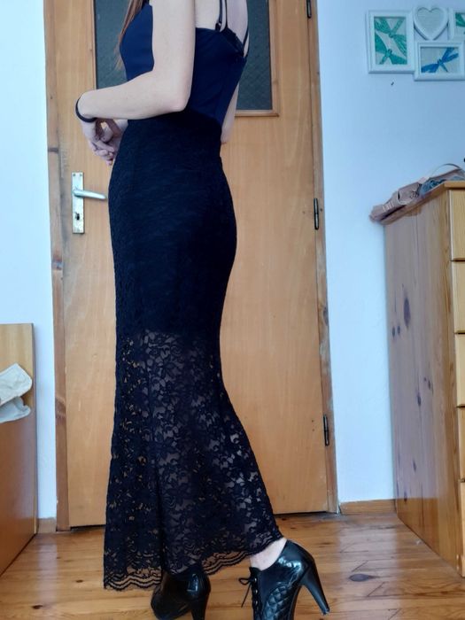 Официална дълга вталена рокля с дантела