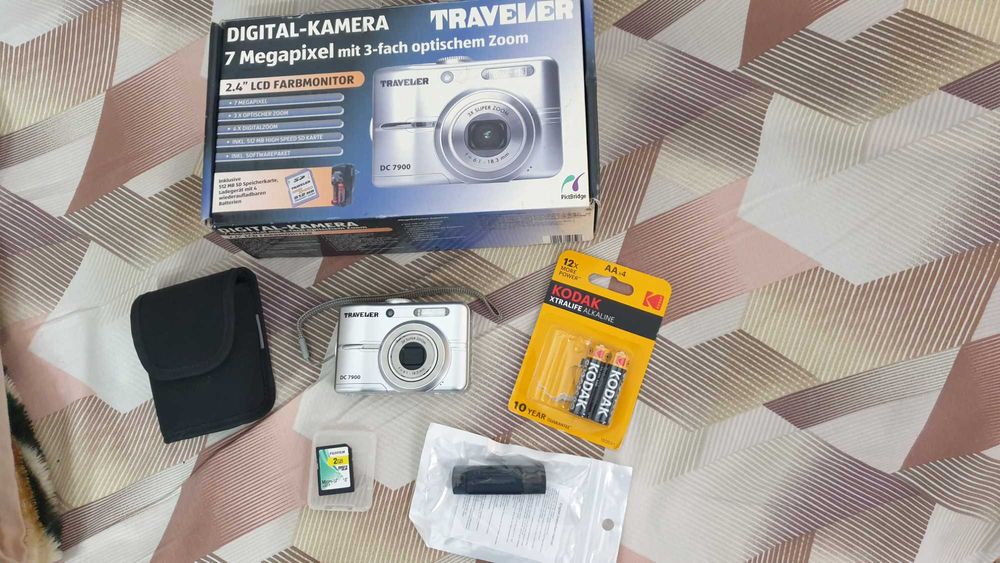 фотоапара TRAVELER DC-7900