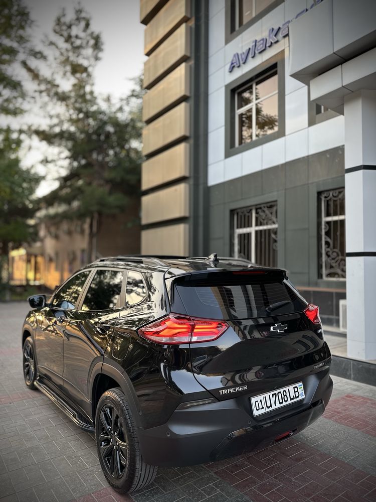 Tracker premier turbo