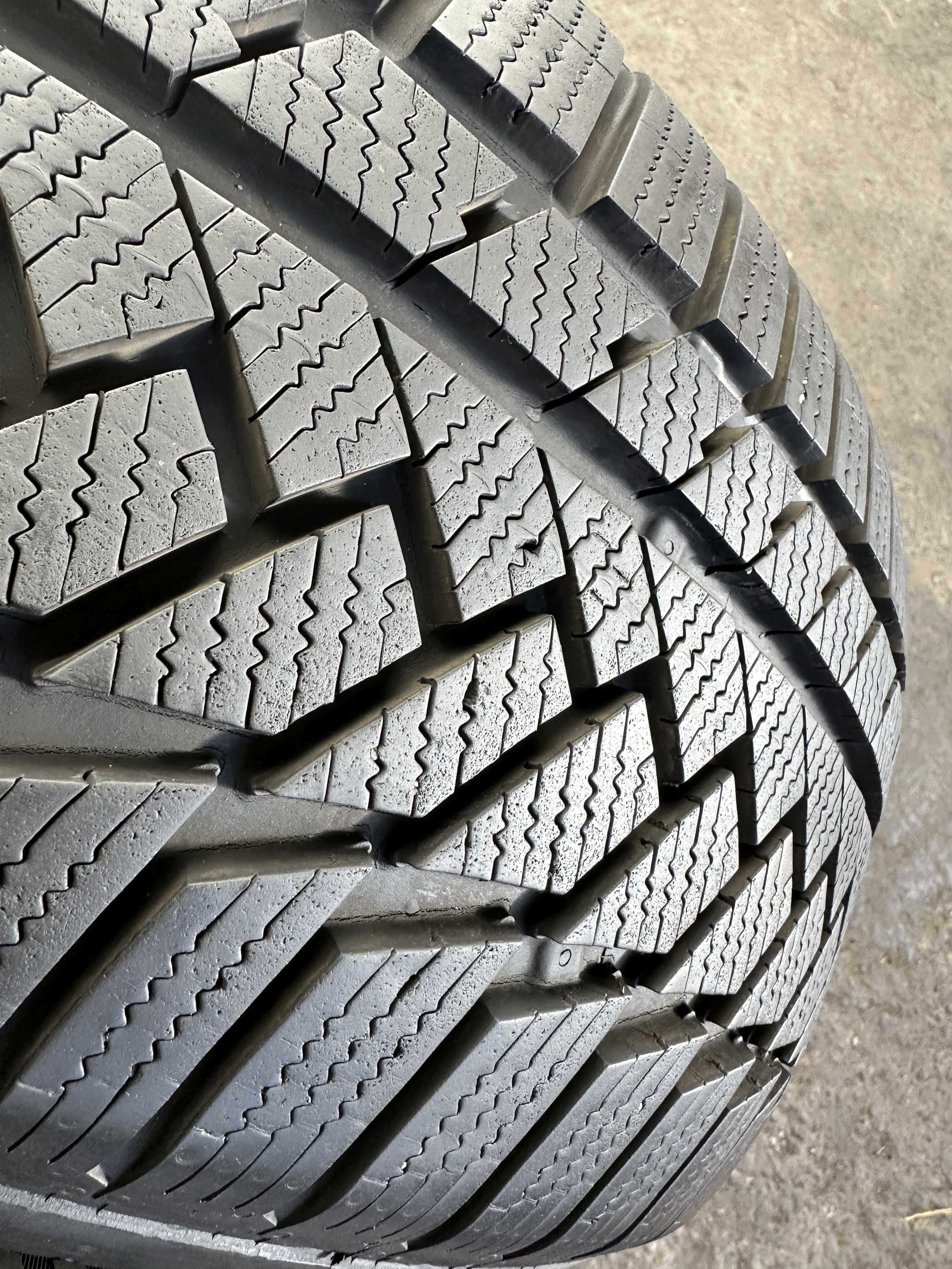 SET 2 Anvelope Iarna 225/50 R18 99V CONTINENTAL Winter Contact TS850P