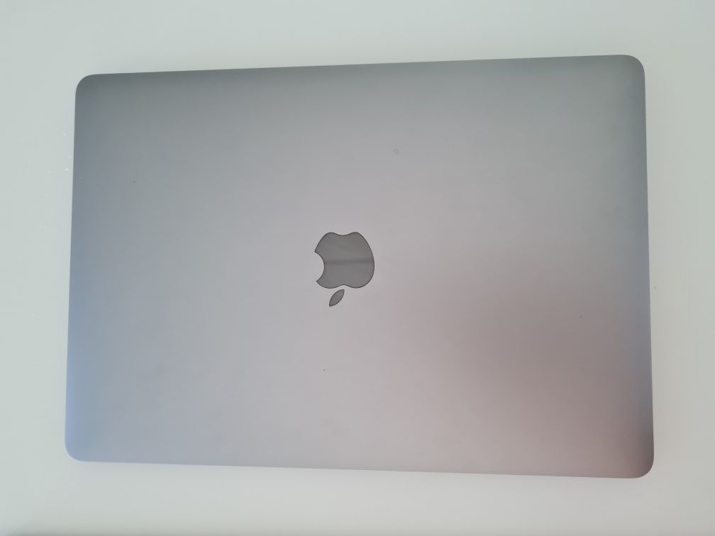 MacBook Air преносим компютър
