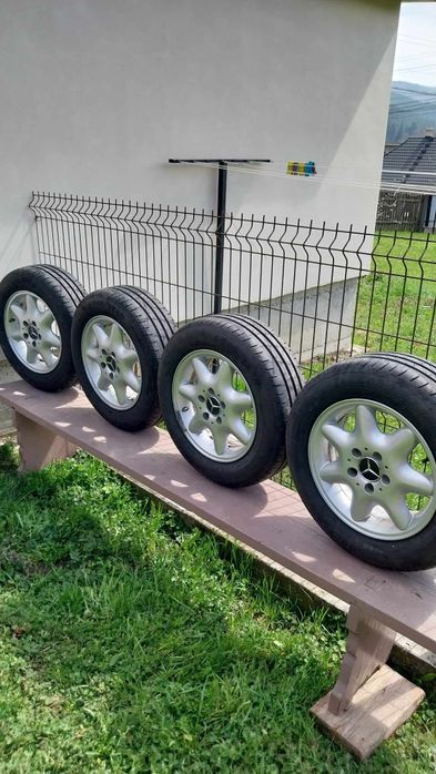 Jante Mercedes originale pe 15 cu anvelope de vară Goodyear stare bună