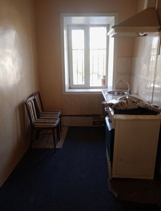 В Алмазарском р.возле 28 школы,сдается 3х комн.квартира