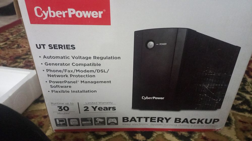 Бесперебойник CyberPower