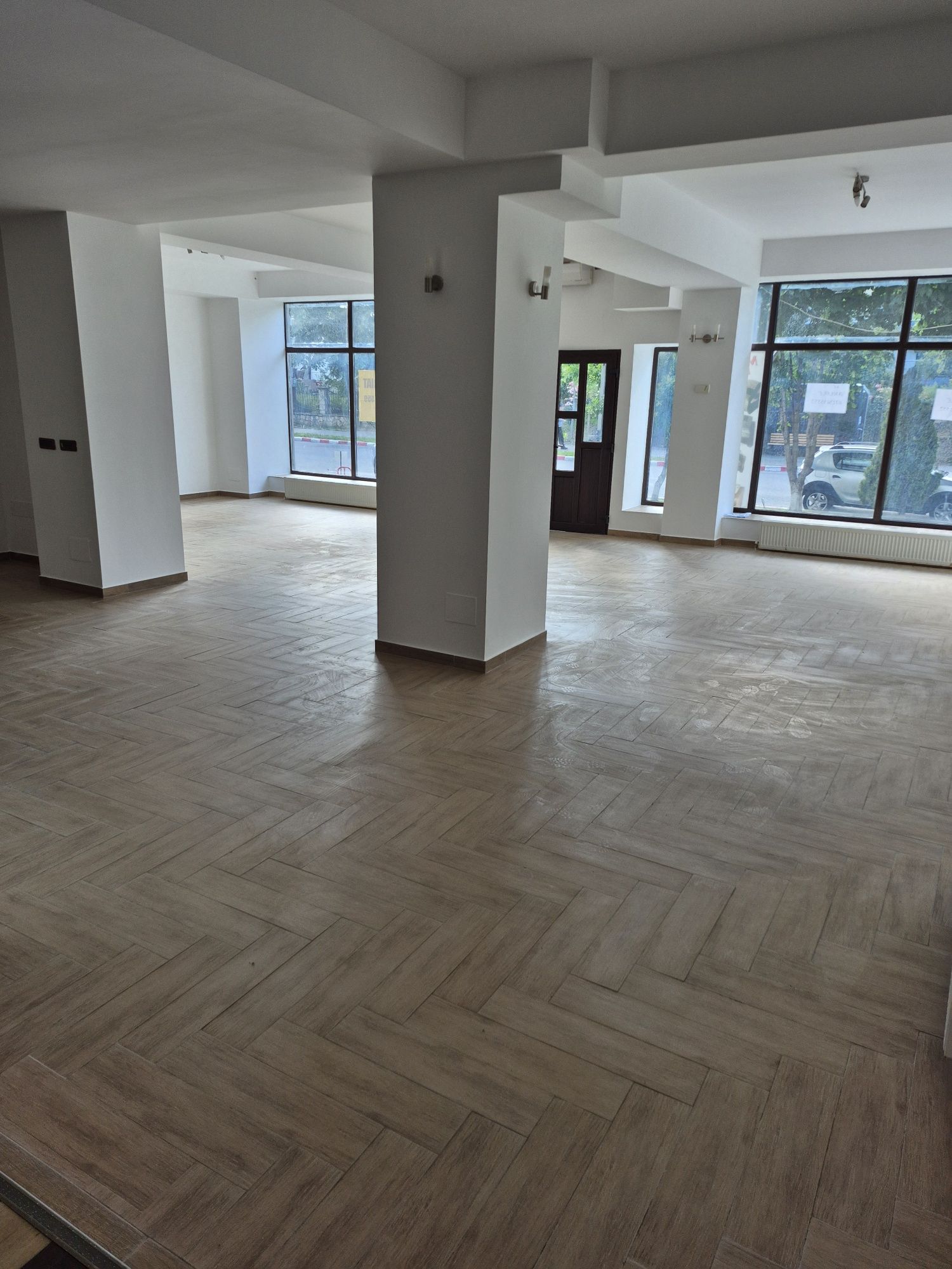 Vand spatiu comercial