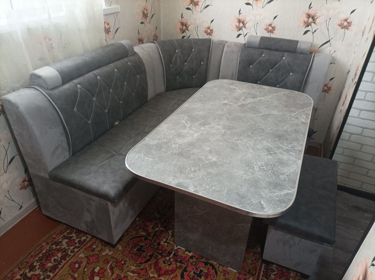 Кухня Угалок +стол+пуфиг оптимга