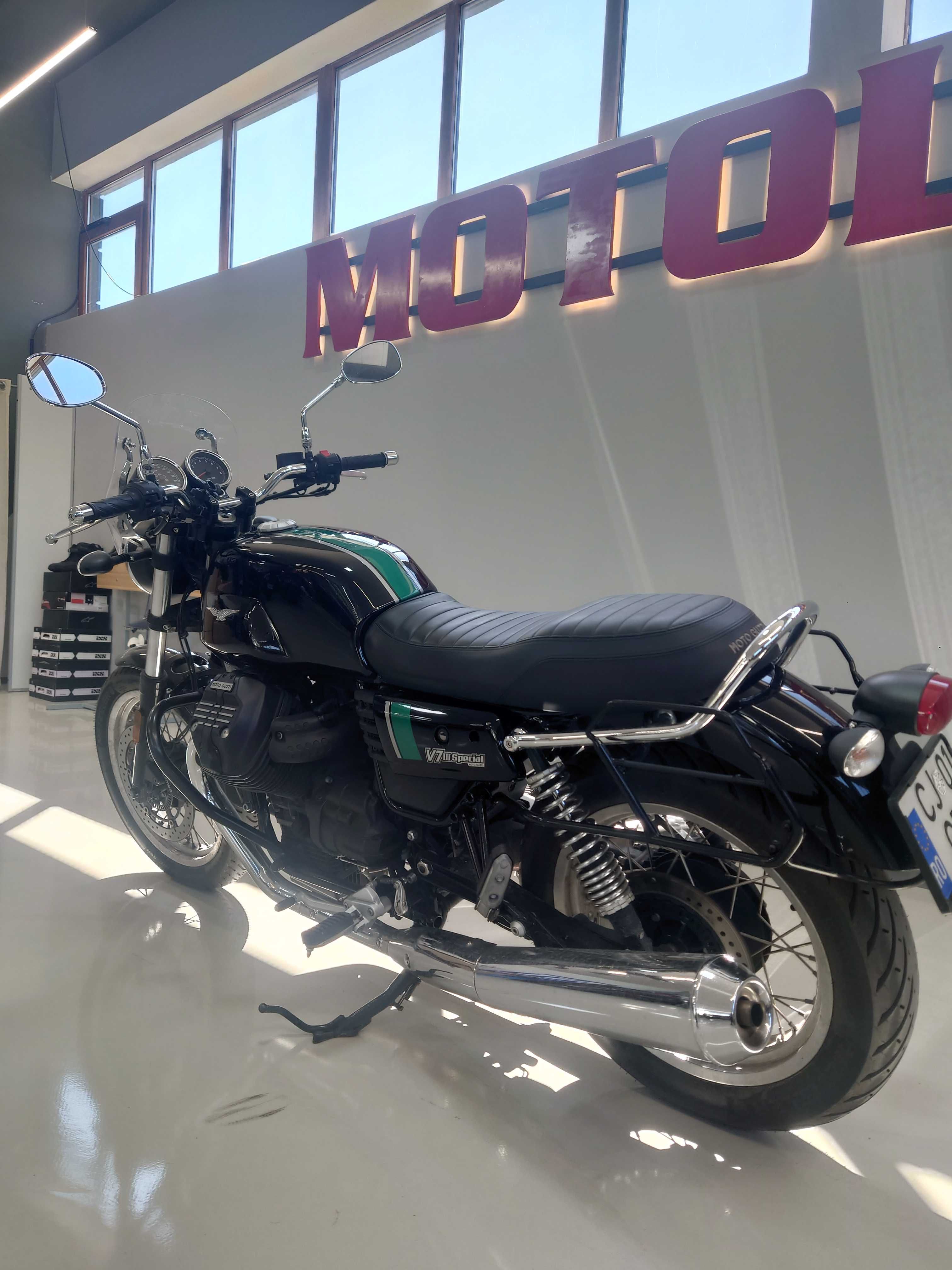 Motocicleta Moto Guzzi V7 2018