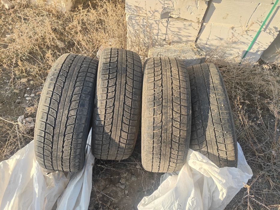 Резина зима 215/60/16