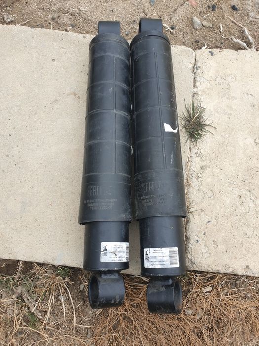 Амортизатор МАЗ самосвал передний новый!