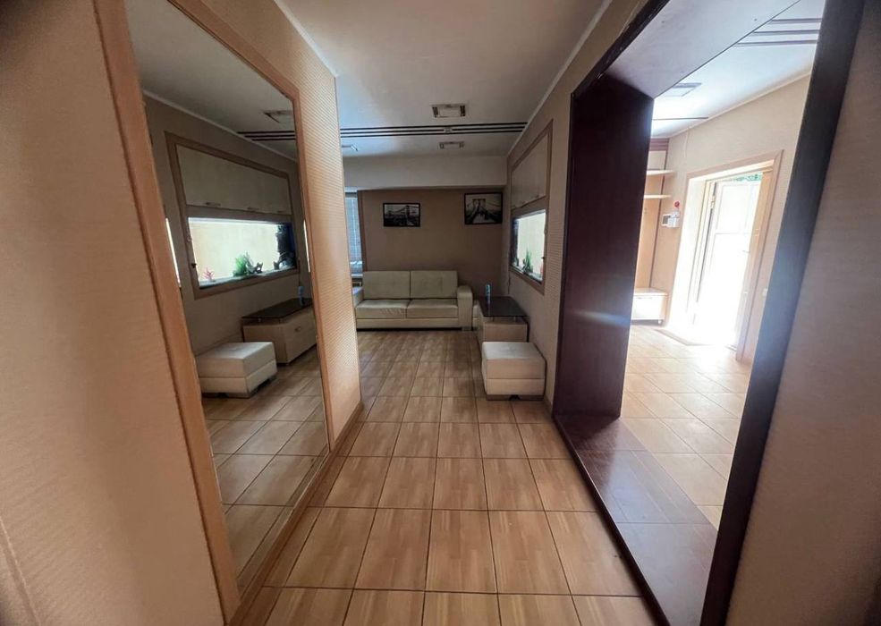 Срочно прадайутса нежилой офис ц5 лакости