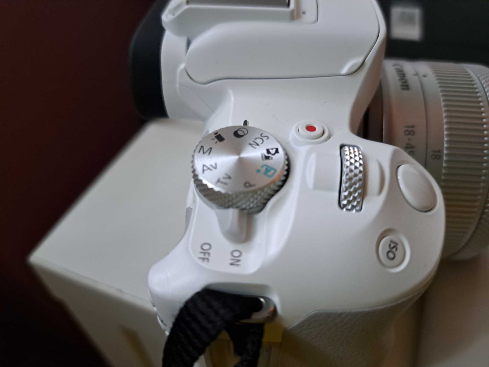 Cannon EOS R50 + geanta + card memorie