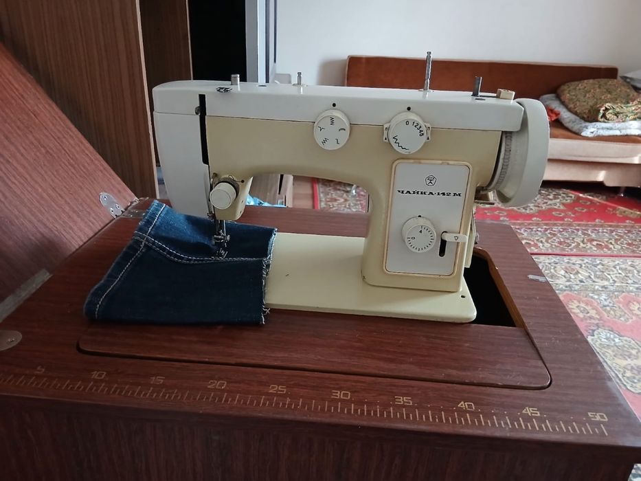 Швейная машина Чайка-142М
