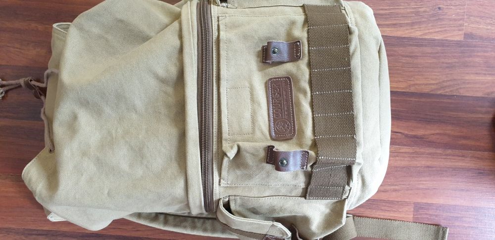 Courser F2001G Canvas Backpack Bag for Canon/Nikon/Panasonic/Fuji Digi