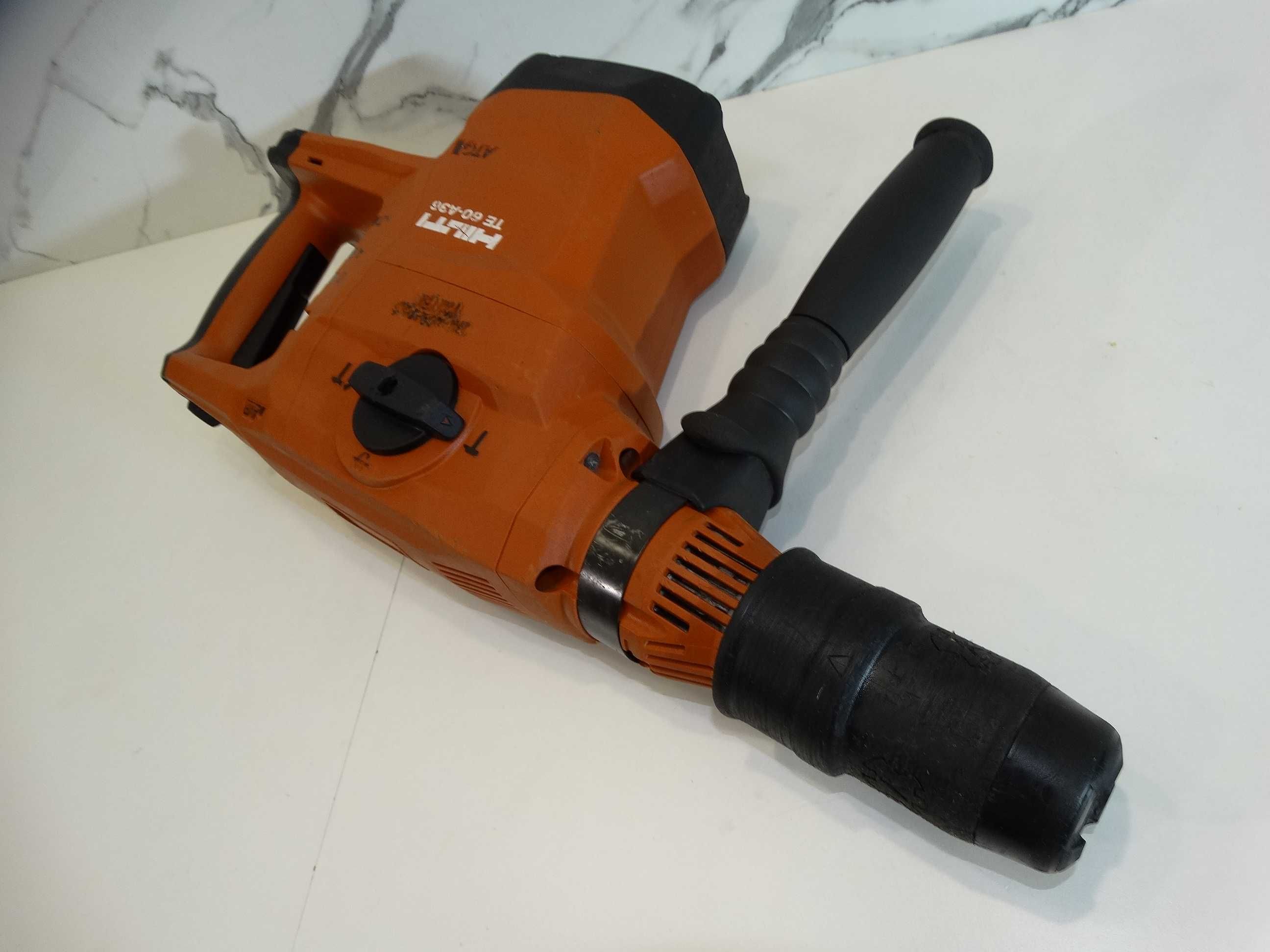 Hilti TE 60 A36 - Ударо пробивна машина - 8.1 J