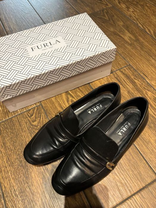 Furla елегантни дамски обувки