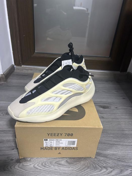 Yeezy 700 v3 azael