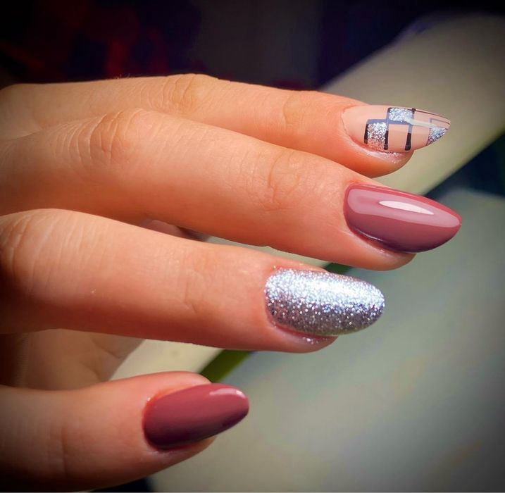 Unghii cu gel / oja semipermanenta