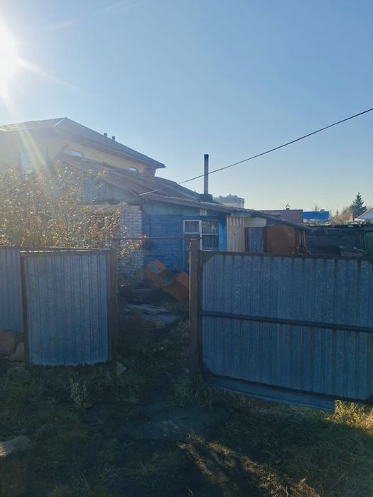 Сдам дом в центре. По улице Ломоносова 37. Печное отопление.