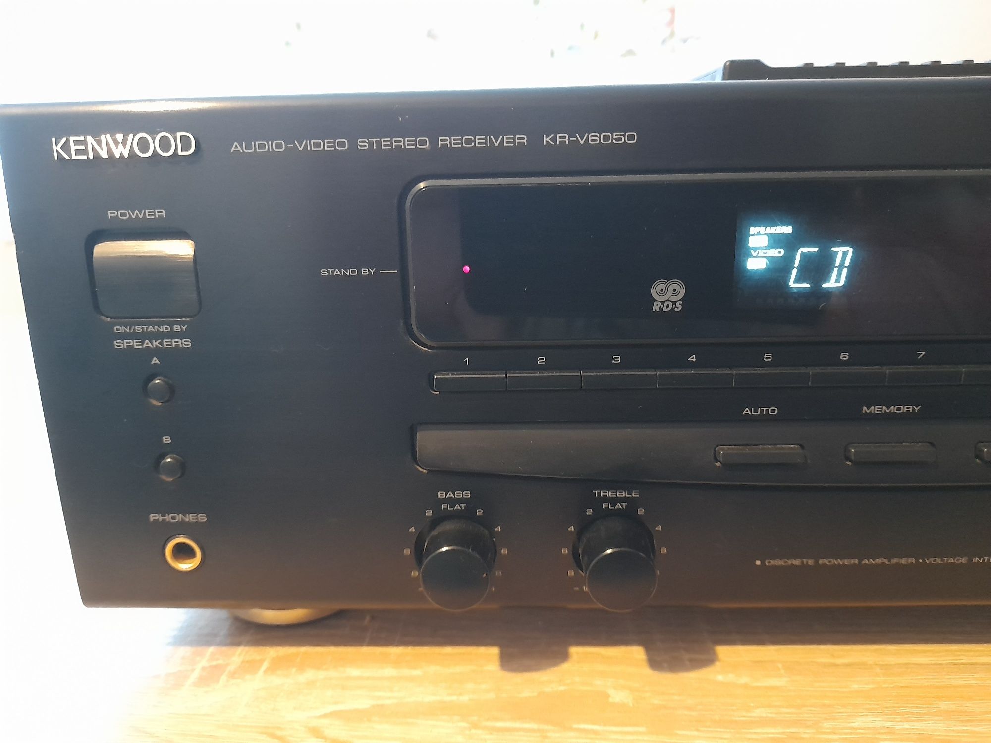 Kenwood 2x100wati cu telecomandă