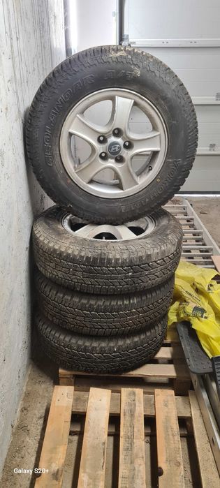 Гуми Yokohama 225/70/16 всесезонни с джанти