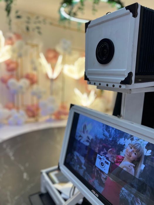 Cabina foto si photo corner cu fluturi luminosi