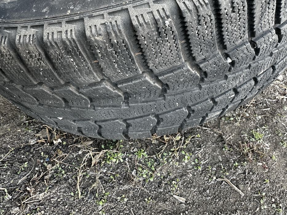 Зима 205/60/R16 состояние хорошое протектор хорошая