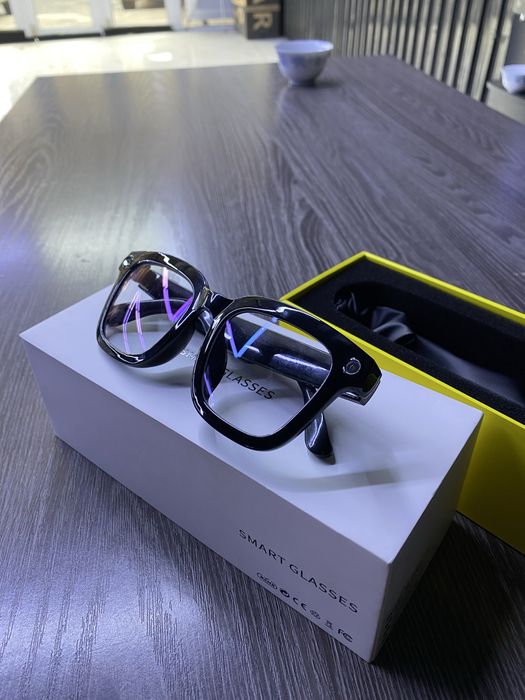 Smart Glasses achki