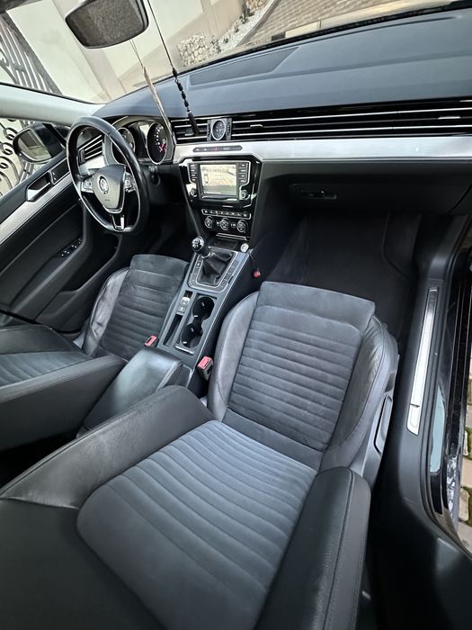 Volkswagen Passat B8 2016 2.0 TDI 150 CP E6 Distronic Clima Navi Piele
