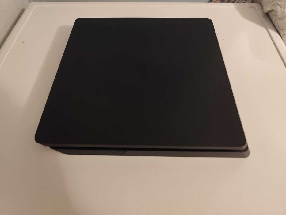 Playstation 4 Slim 1 TB КАТО НОВ !!!
