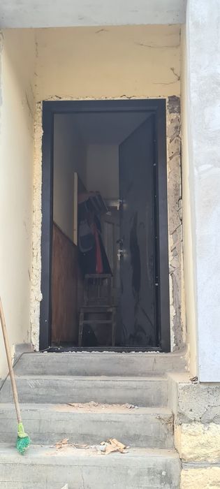 Lacatus usi Reparati Deblocari usi NON STOP,Montaje USi metalice YALE