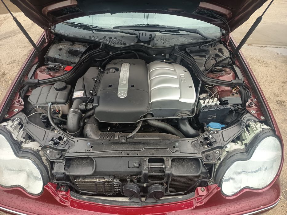Mecredez-Benz  C220 W203