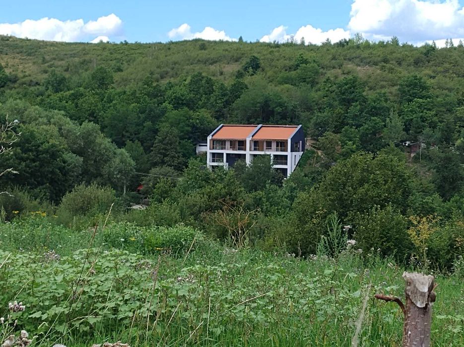 PF vând casa tip duplex