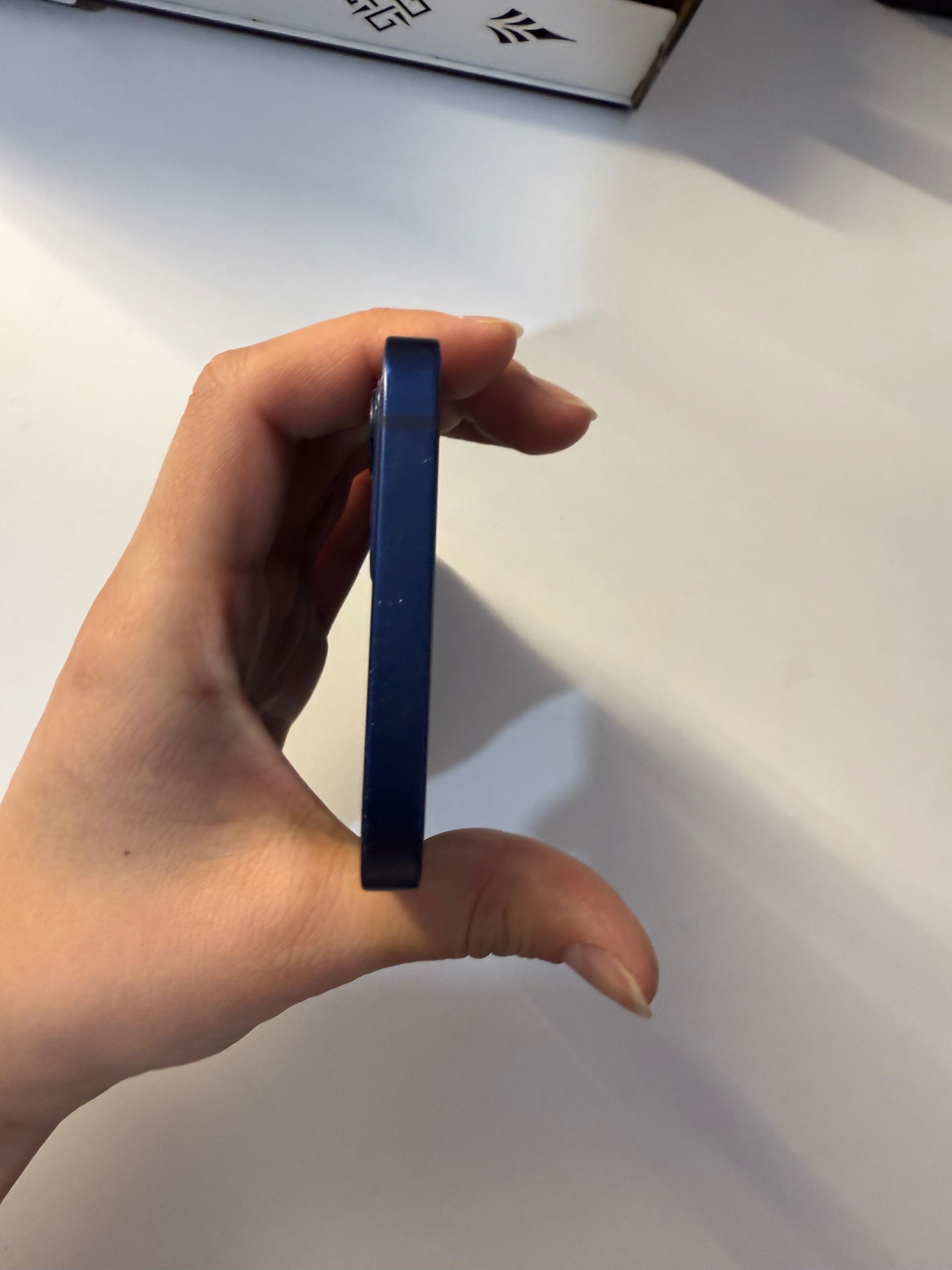 Срочно продаётся iPhone 12, Blue, 64GB (California)Б/У