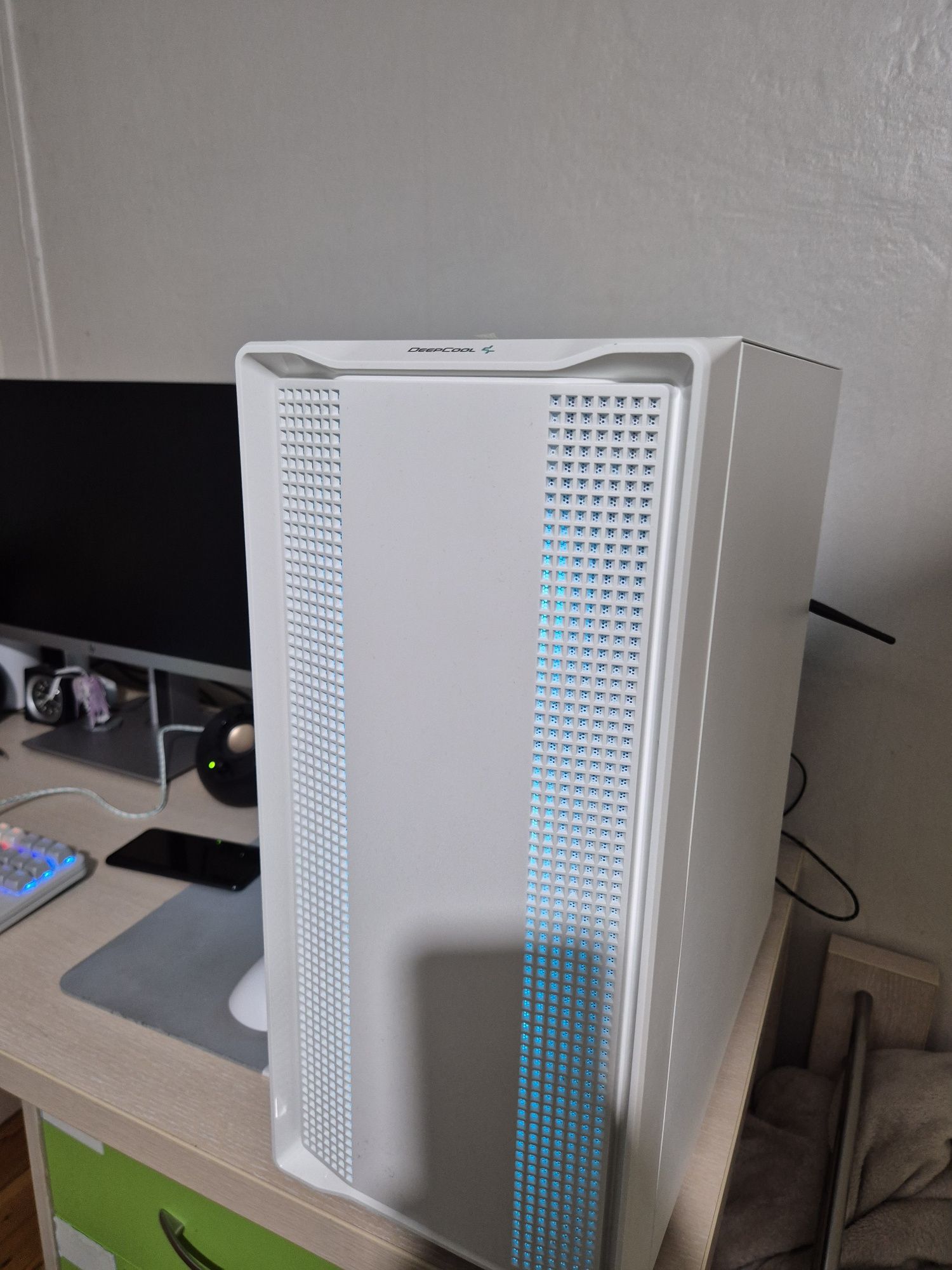 Геймърски компютър в гаранция Ryzen 5 7600 RTX 3060 12GB