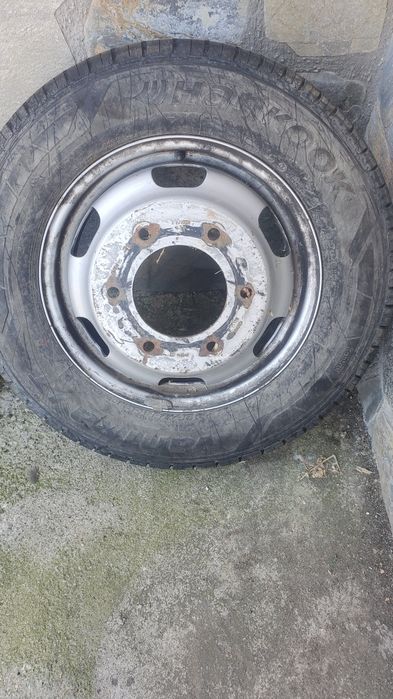 vind 2 roti de ford tranzit 215/75/16C și una 195/75/16C