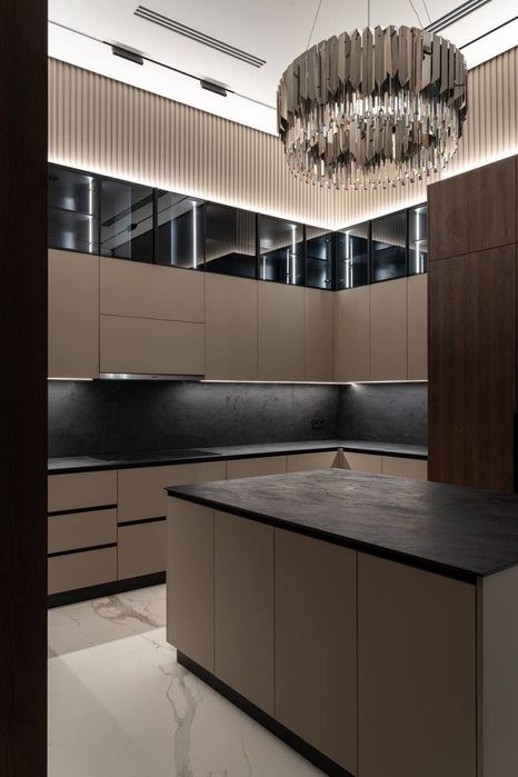 Продается 2х уровневый дом, ор-р: ул. Никитина, 716 м²