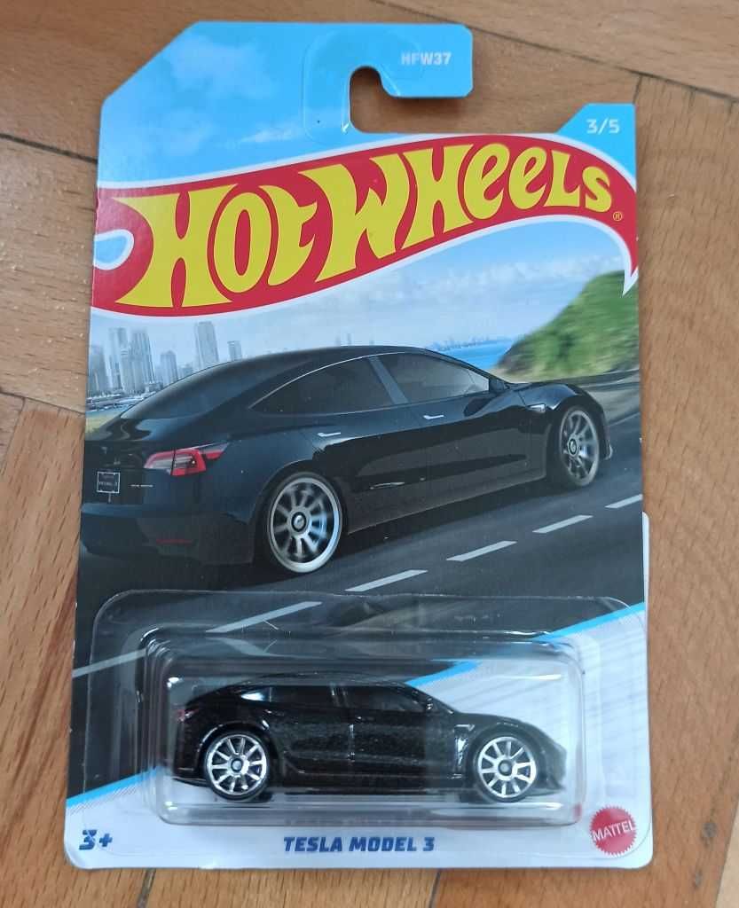 Machete HotWheels - set Luxury Sedans (Tesla 3, Lamborghini, Panamera)