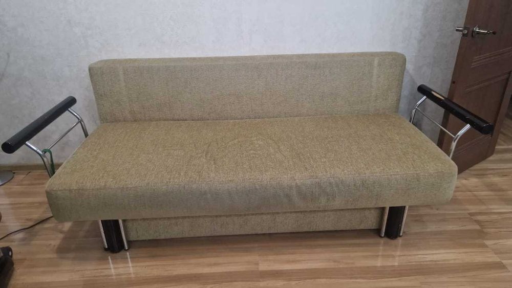 Продам тахту б/у в хорошем состоянии