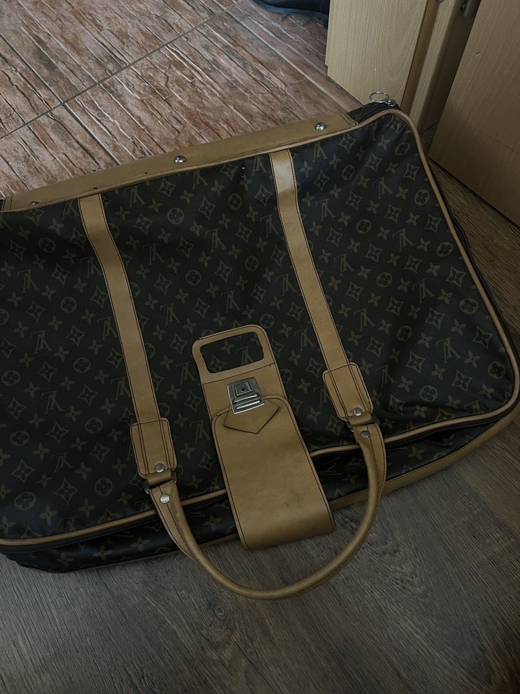 Голям пътен сак LV
