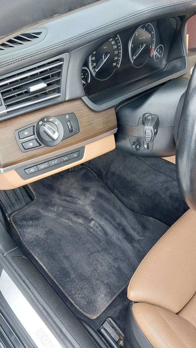BMW 740D X Drive