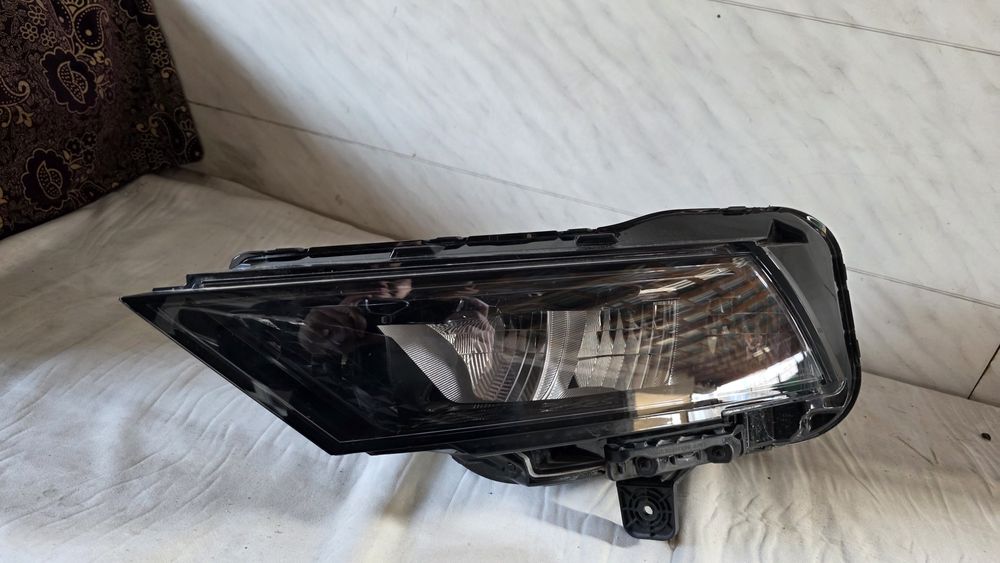 Фара LED левая сторона оригинал на Хундай Соната