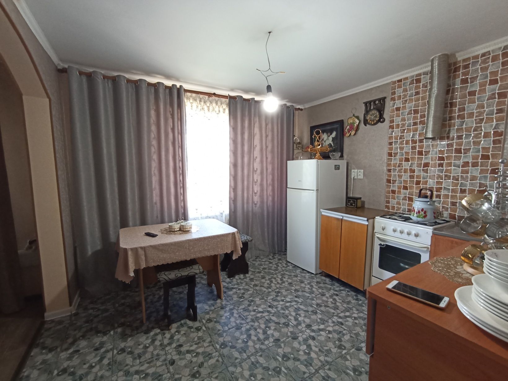 Продаётся 3-х ком кв 74 кв.м. 1 мкр 32 д кирпич