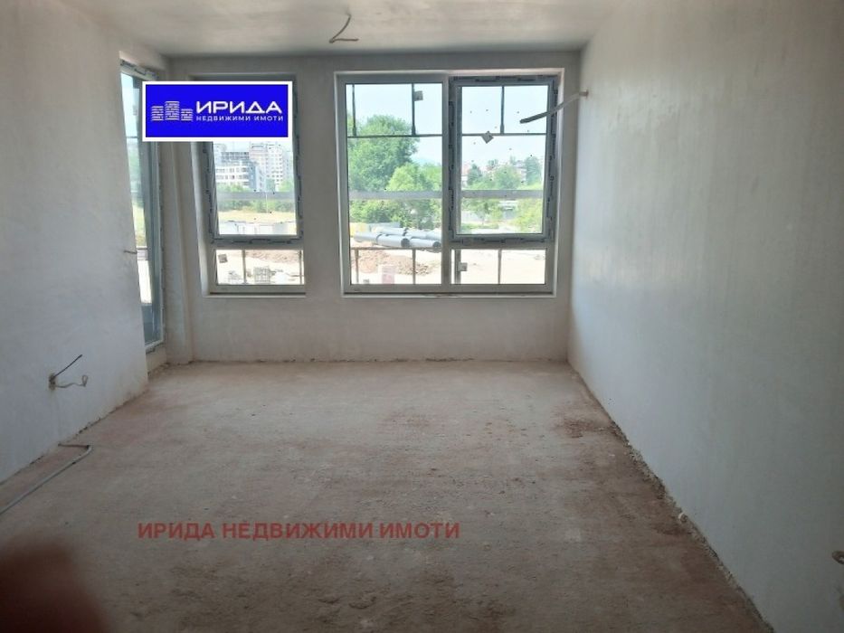 Тристаен апартамент в Бъкстон с АКТ 16!