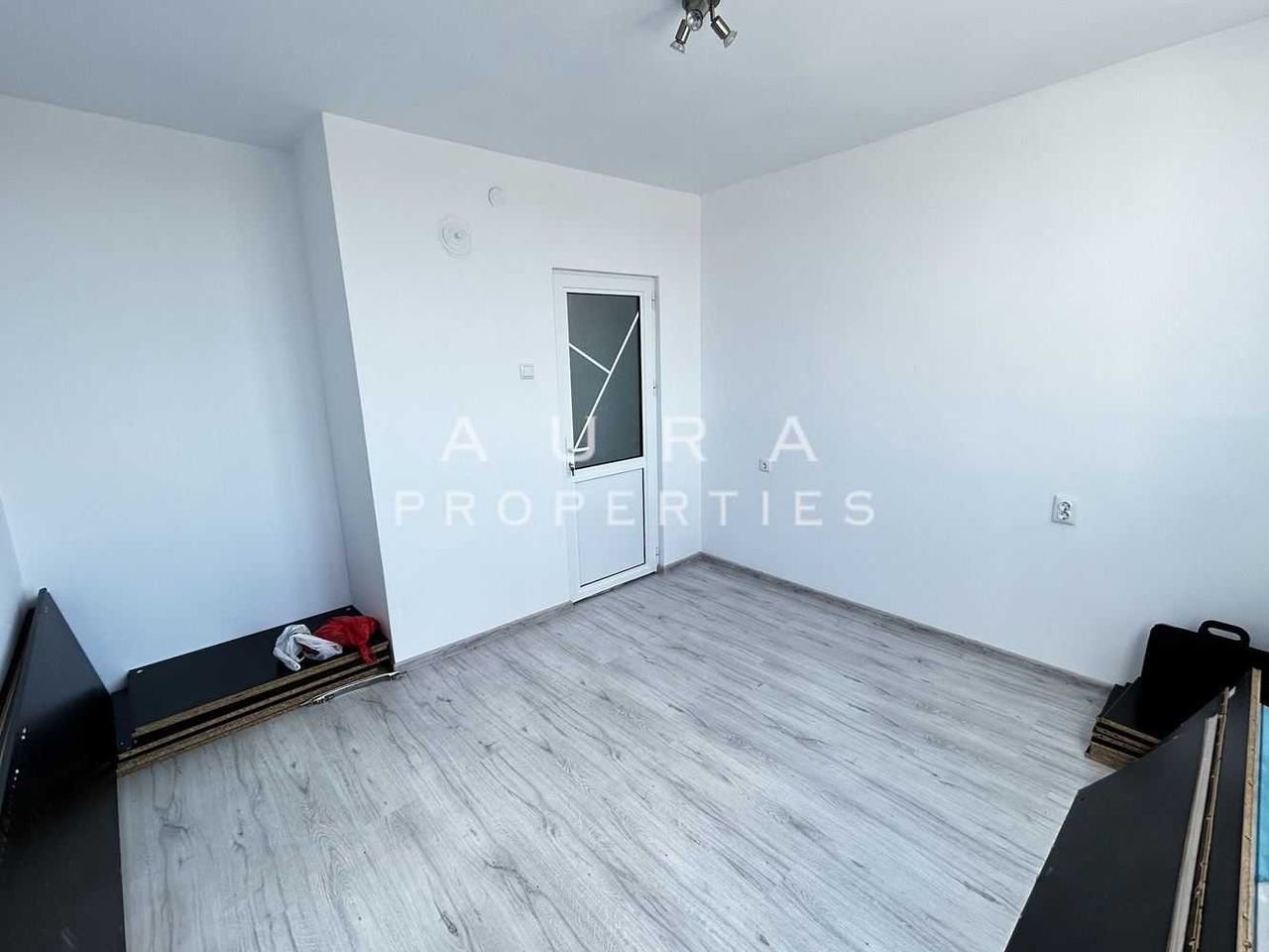 Продава се Тристаен апартамент в Разград, Бели Лом - 125 кв.м за 918 €/кв.м - Снимка #6