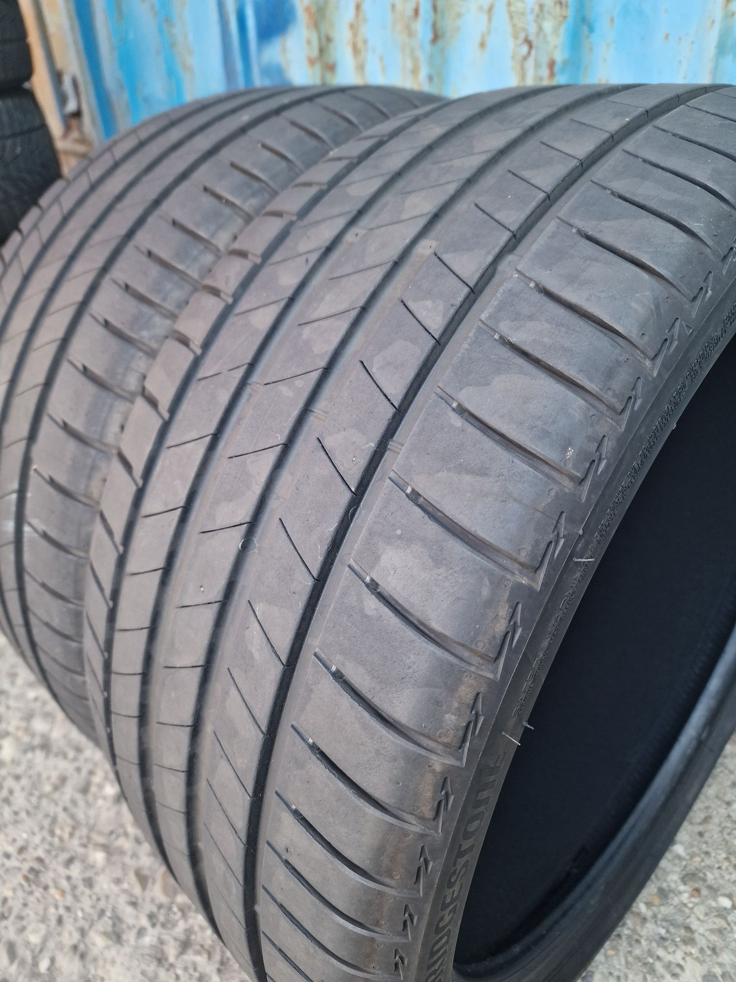 Anvelope Vară 255.35.21 Bridgestone An 2019 Profil peste 7 mm grosime