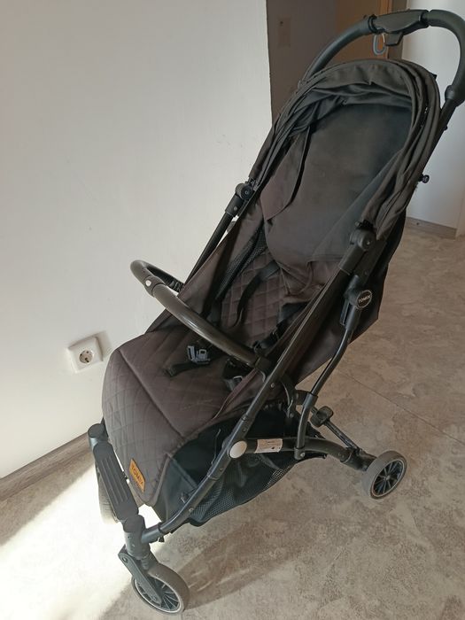Продам прогулочную коляску